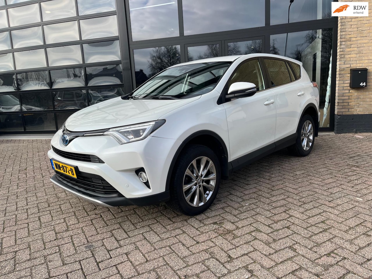 Toyota RAV4 - 2.5 Hybrid AWD Dynamic 2.5 Hybrid AWD Dynamic , Dealer onderhouden - AutoWereld.nl
