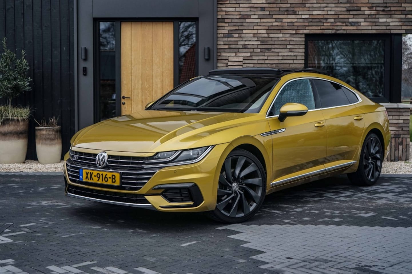 Volkswagen Arteon - 1.5 TSI 3x R-LINE Panorama Automaat - AutoWereld.nl
