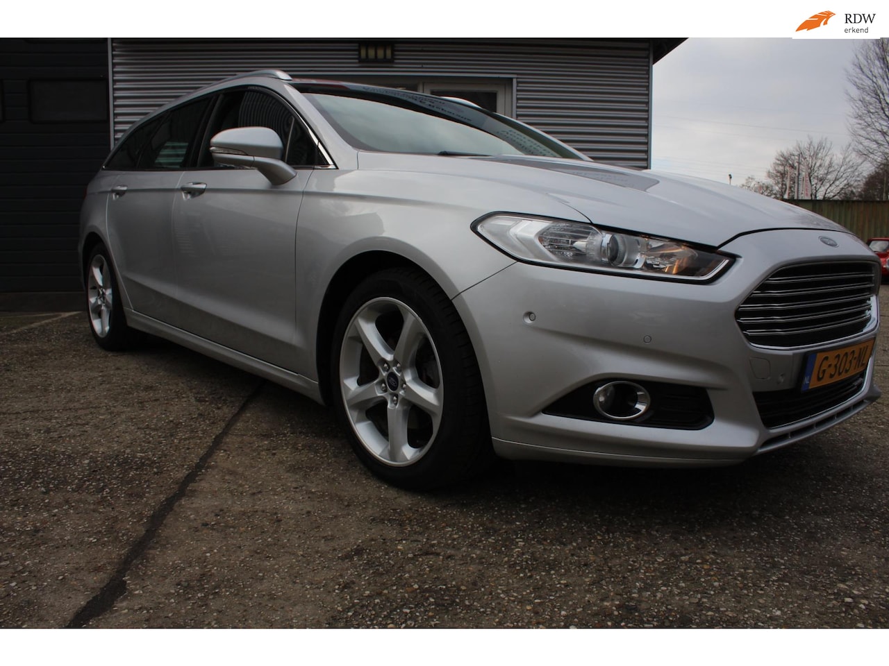 Ford Mondeo Wagon - 1.5 Titanium vol opties zoals:, airco, stoelverwarming, navigatie, start/stop, lm velg, pa - AutoWereld.nl