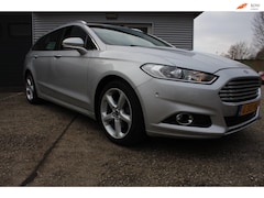 Ford Mondeo Wagon - 1.5 Titanium vol opties zoals:, airco, stoelverwarming, navigatie, start/stop, lm velg, pa