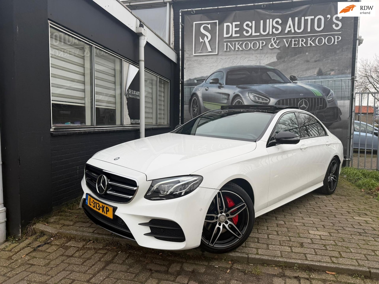 Mercedes-Benz E-klasse - 200 Prestige Plus PANO/AMG/BURMEISTER - AutoWereld.nl