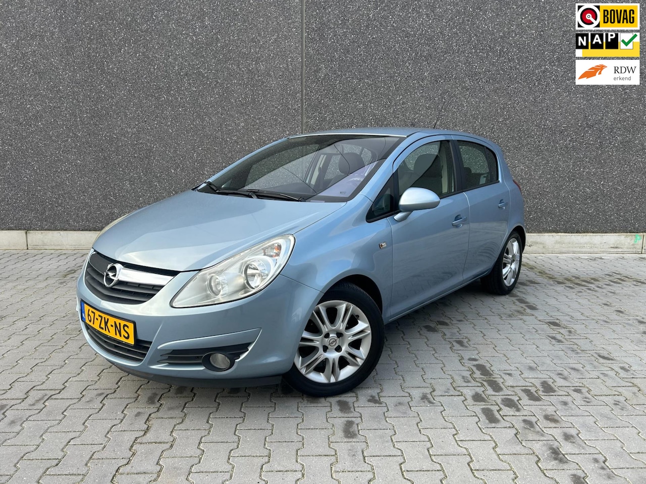 Opel Corsa - 1.2-16V Cosmo | AUTOMAAT | TREKHAAK | AUX | ISOFIX | CC | PDC | APK T/M 12-3-2027 | AFLEVE - AutoWereld.nl