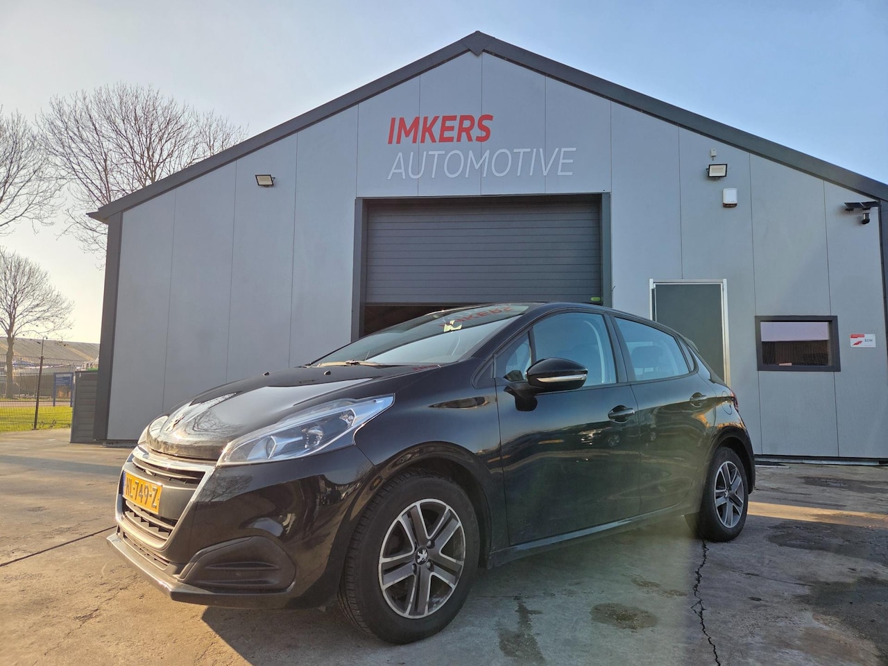 Peugeot 208 - 1.2 PureTech Active LEES TEKST - AutoWereld.nl