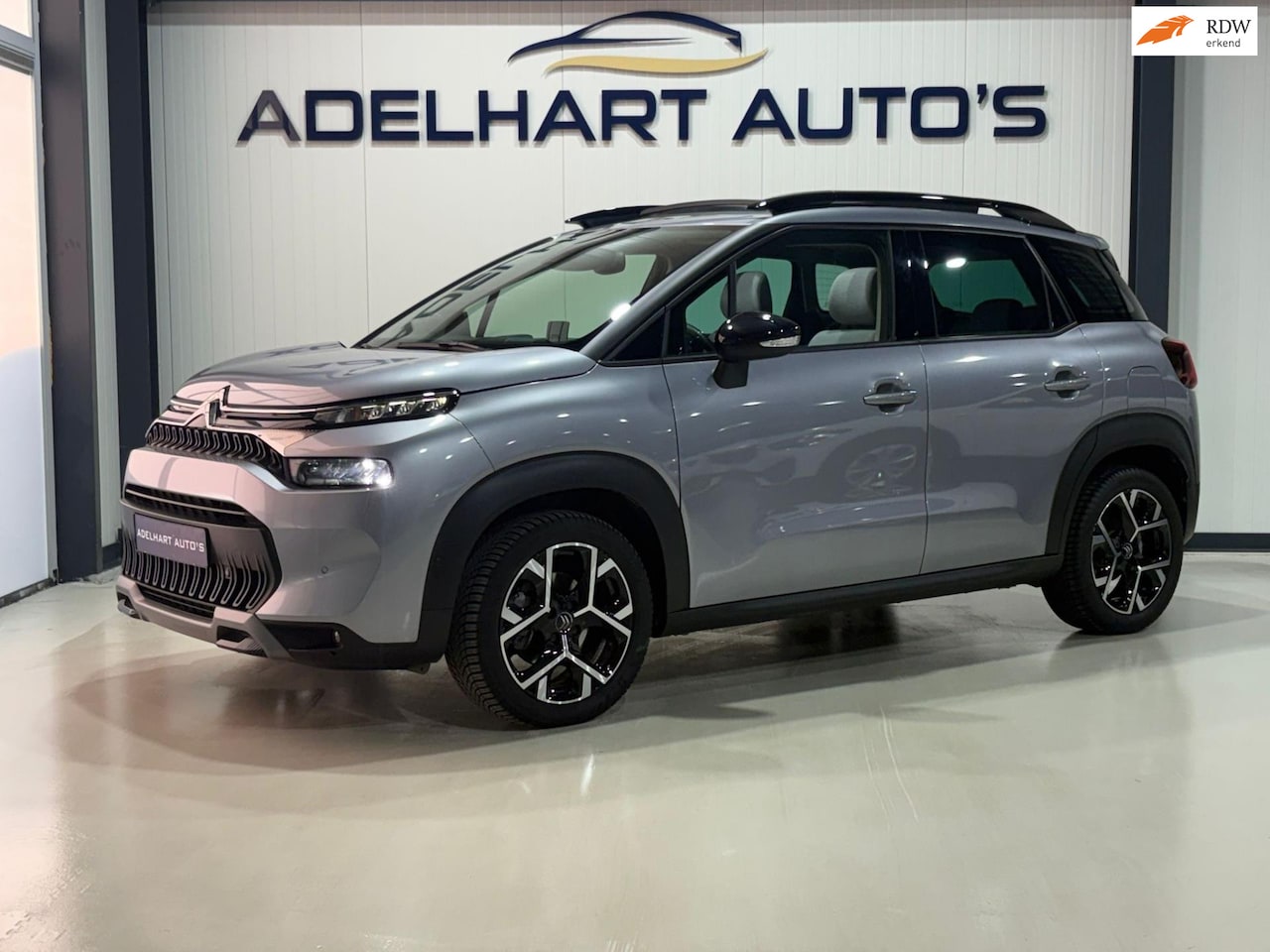 Citroën C3 Aircross - 1.2 PureTech Shine Automaat / Panorama dak / HUD / Lederen interieur / Navigatie full map - AutoWereld.nl