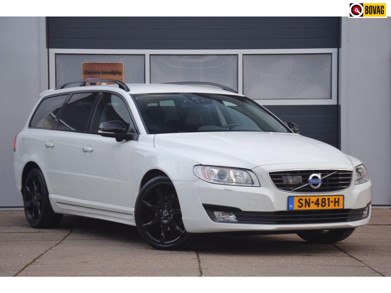 Volvo V70 - 2.0 T4 Inscription Edition Memory seats/Adaptive cruise/Trekhaak/ - AutoWereld.nl