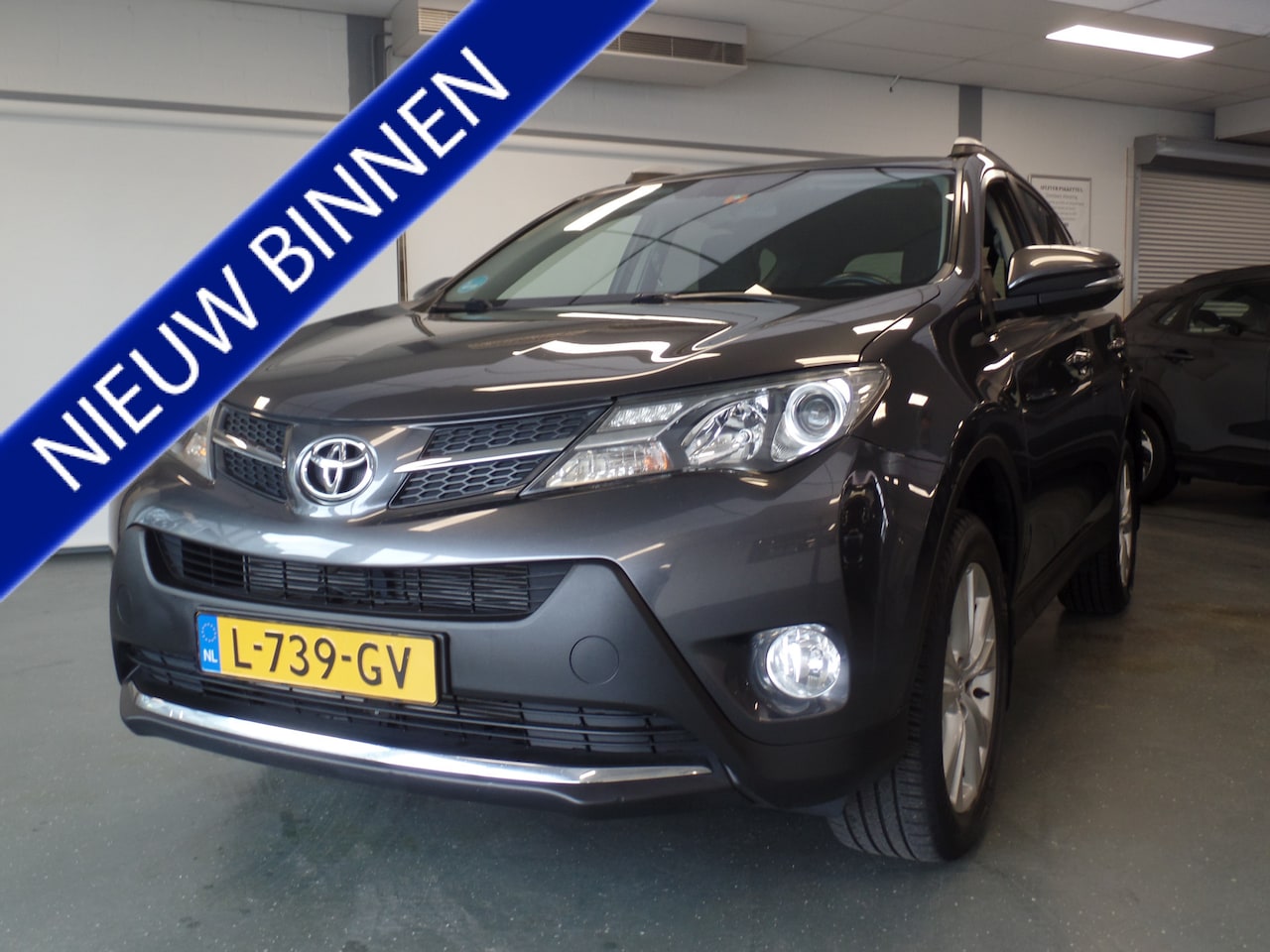 Toyota RAV4 - 2.0 Dynamic 4WD Navigatie, Achteruitrijcamera, Clima controle, Cruise controle, Elek ramen - AutoWereld.nl