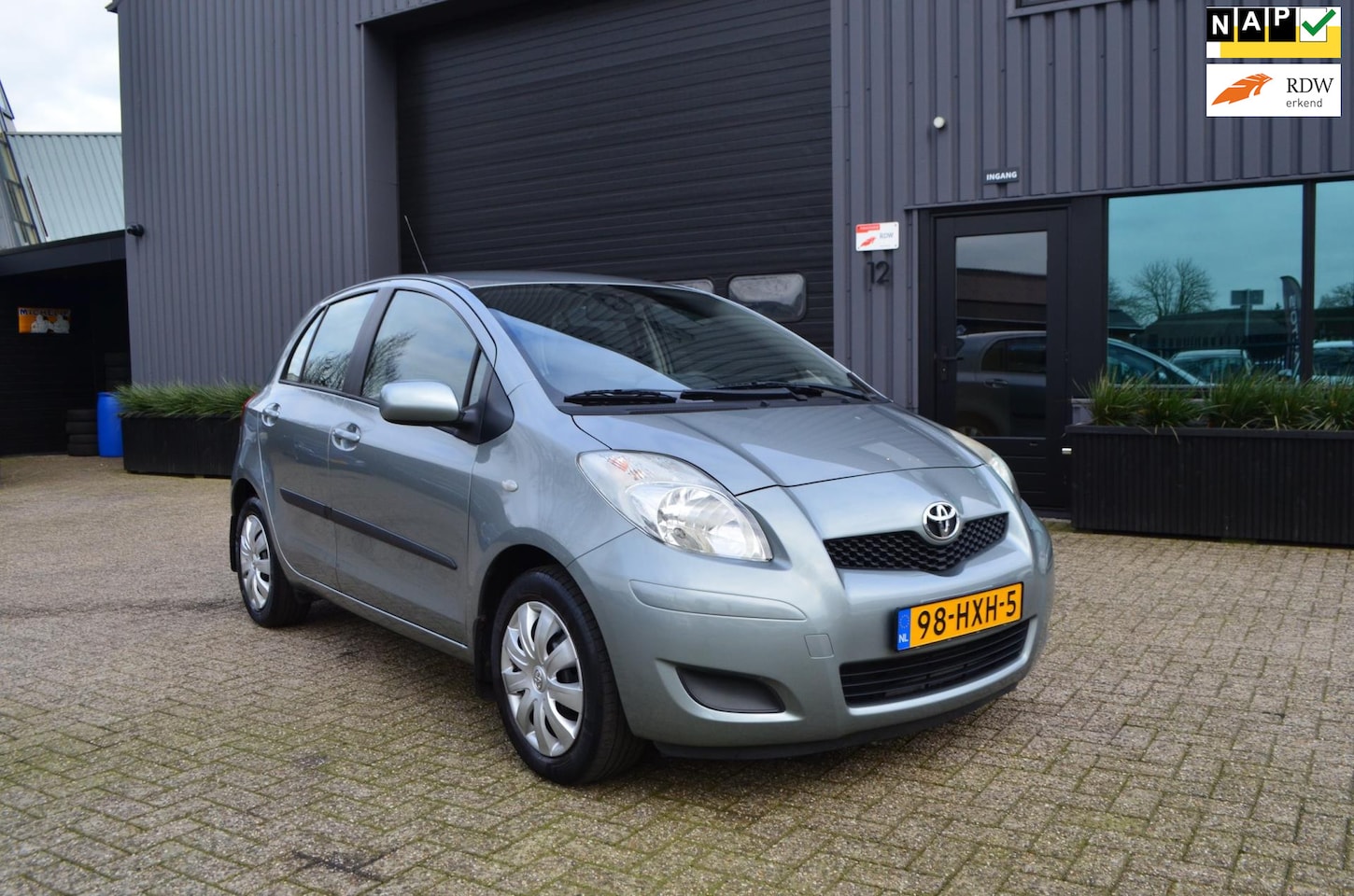 Toyota Yaris - 1.3 VVTi Aspiration | Trekhaak | Airco | Onderhouden - AutoWereld.nl