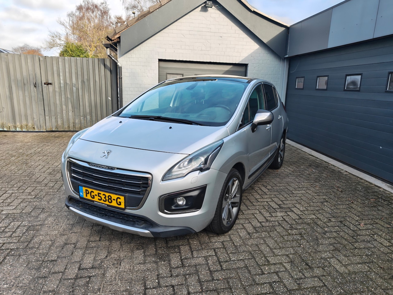 Peugeot 3008 - 1.2 PureTech Access 1.2 PureTech Access,Climate control,Navi,Parking system,Stoelverwarming,Panoramadak - AutoWereld.nl