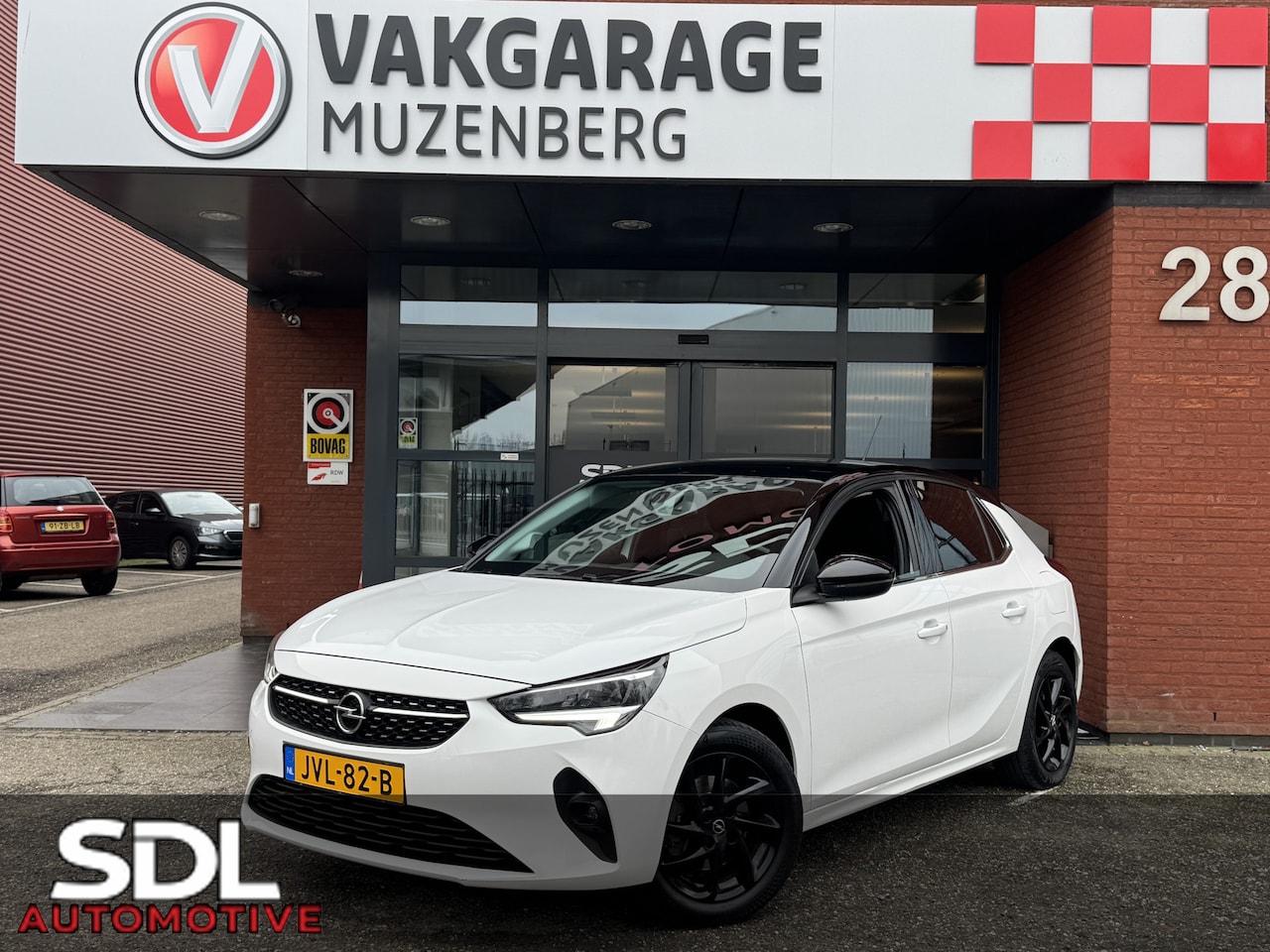 Opel Corsa - 1.2 Elegance // NAVI + CARPLAY // FULL LED // CLIMA // CAMERA // KEYLESS // HALF-LEDER - AutoWereld.nl