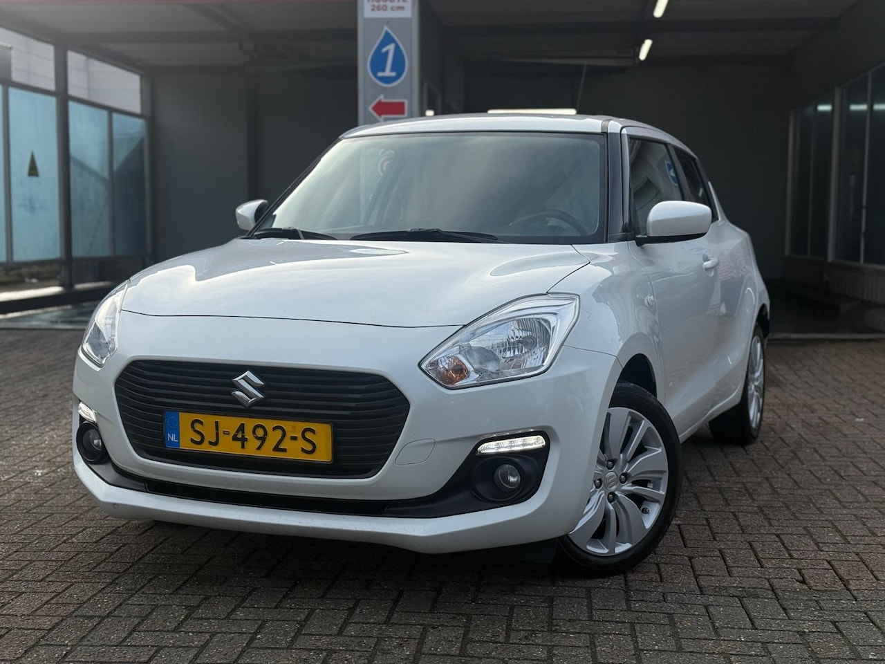Suzuki Swift - 1.2 Select#Nap#Carplay#Airco#Camera#5drs - AutoWereld.nl