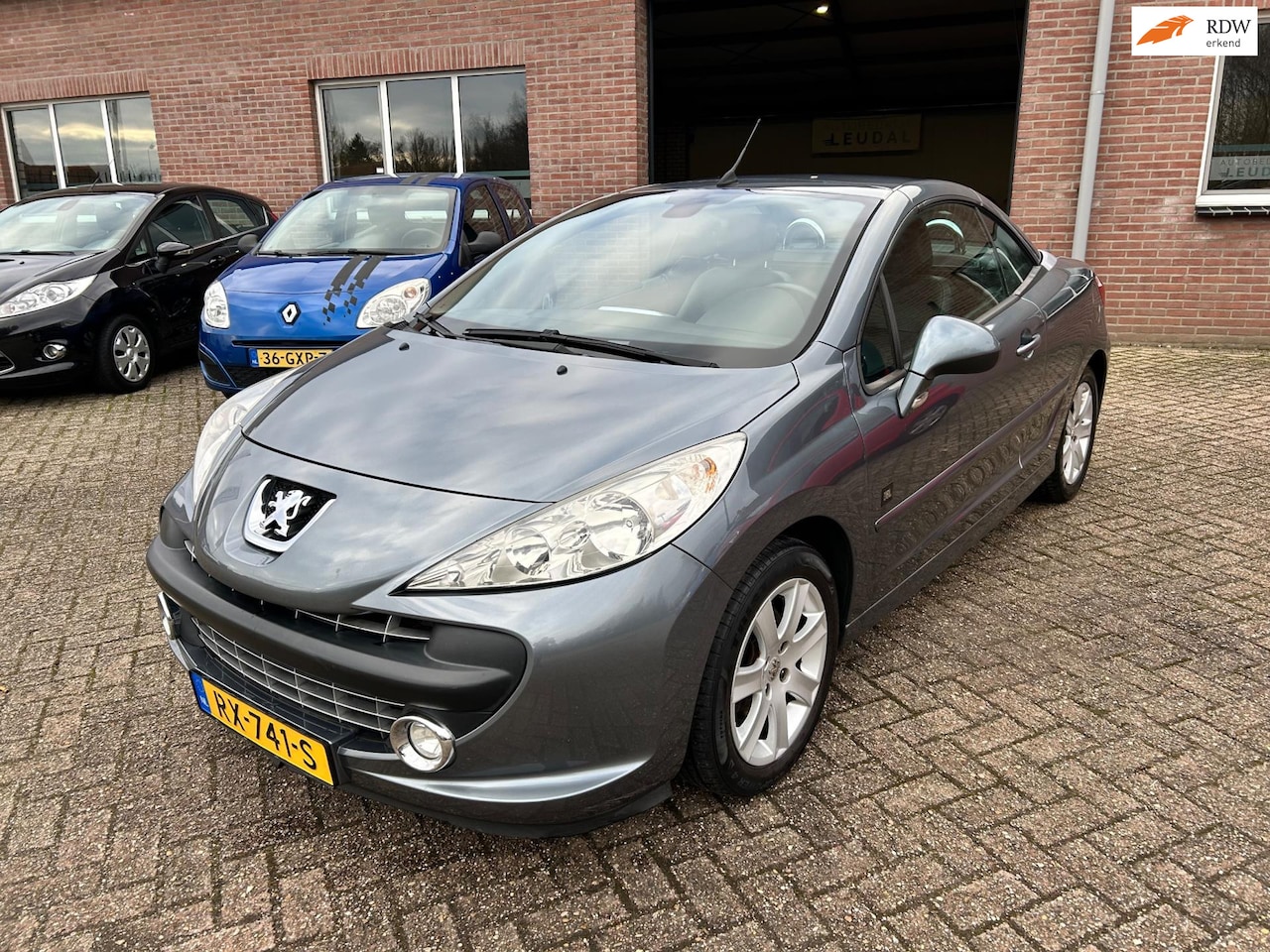 Peugeot 207 CC - 1.6 VTi // luxe uitvoering // Nieuwe APK - AutoWereld.nl