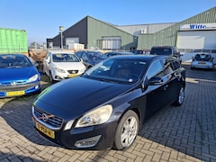 Volvo V60 - 1.6 T4 Momentum