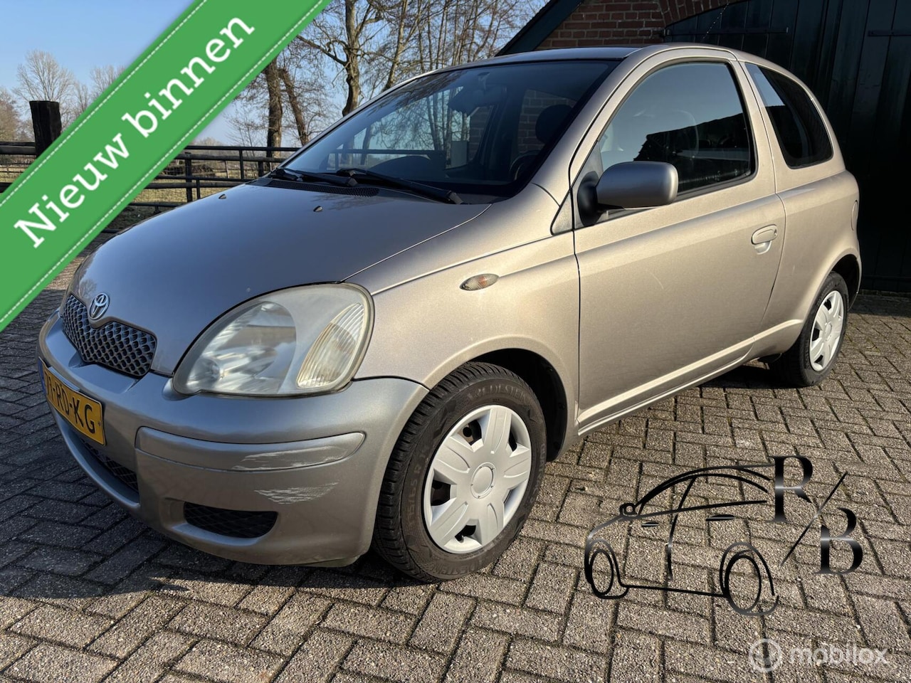 Toyota Yaris - 1.3 VVT-i Sol AUTOMAAT LAGE KILOMETERSTAND - AutoWereld.nl