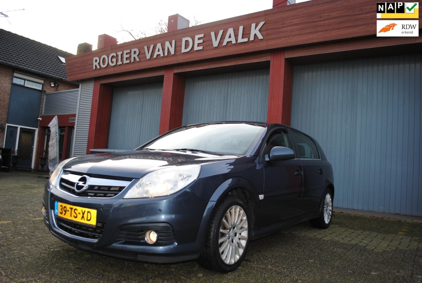 Opel Signum - 2.2-16V Executive AUTOMAAT LEDER ENZ ! - AutoWereld.nl