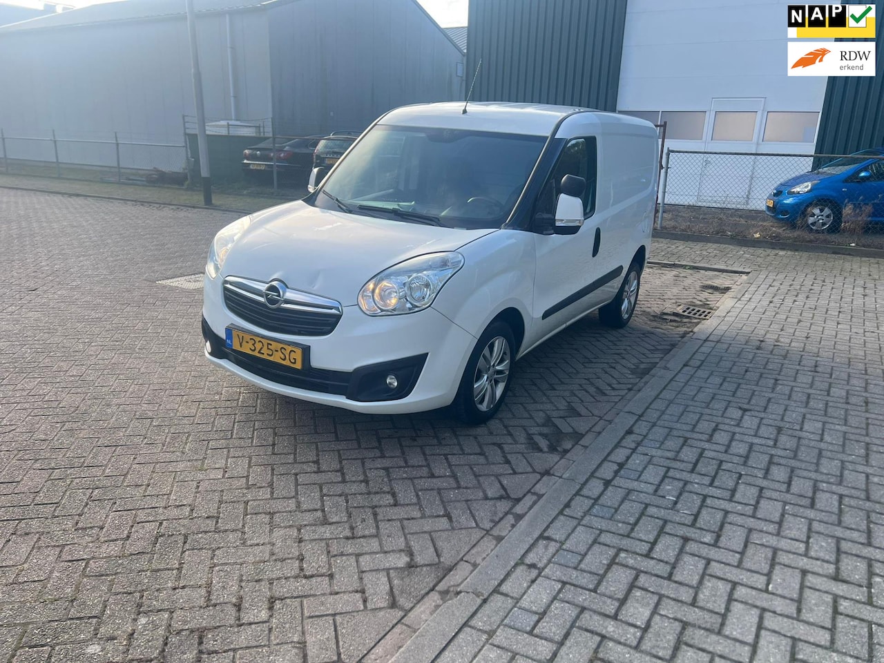 Opel Combo - 1.3 CDTi L1H1 Sport Airco Elk Ramen Pdc Achter Bluetooth - AutoWereld.nl