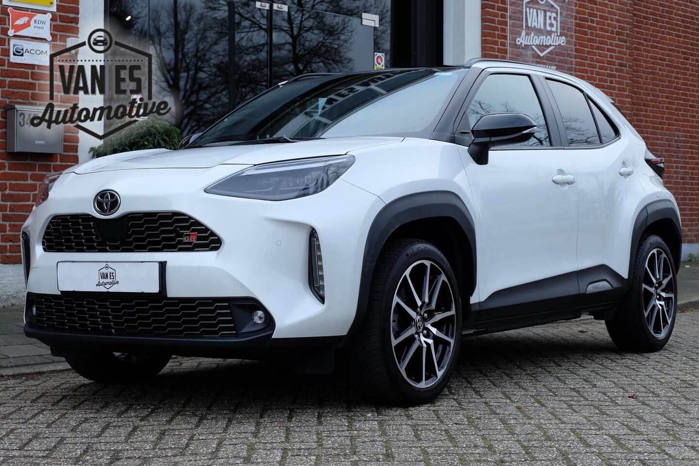 Toyota Yaris Cross - 1.5 Hybrid GR Sport / Pano / HuD / JBL / Matrix - AutoWereld.nl