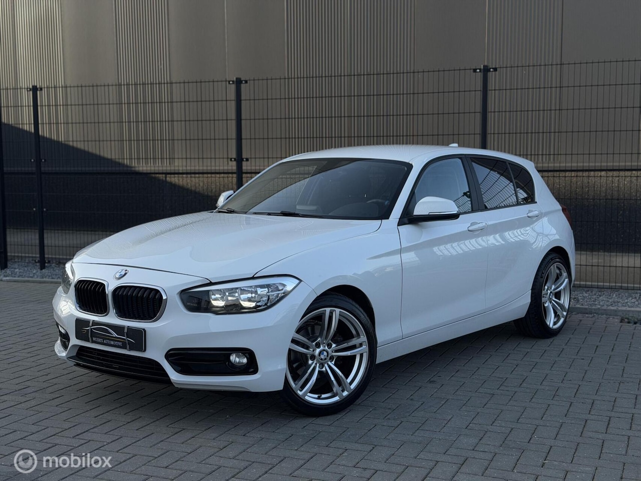 BMW 1-serie - 116i Executive M-SPORT|LED|STOELVERW|PDC|CARPLAY - AutoWereld.nl