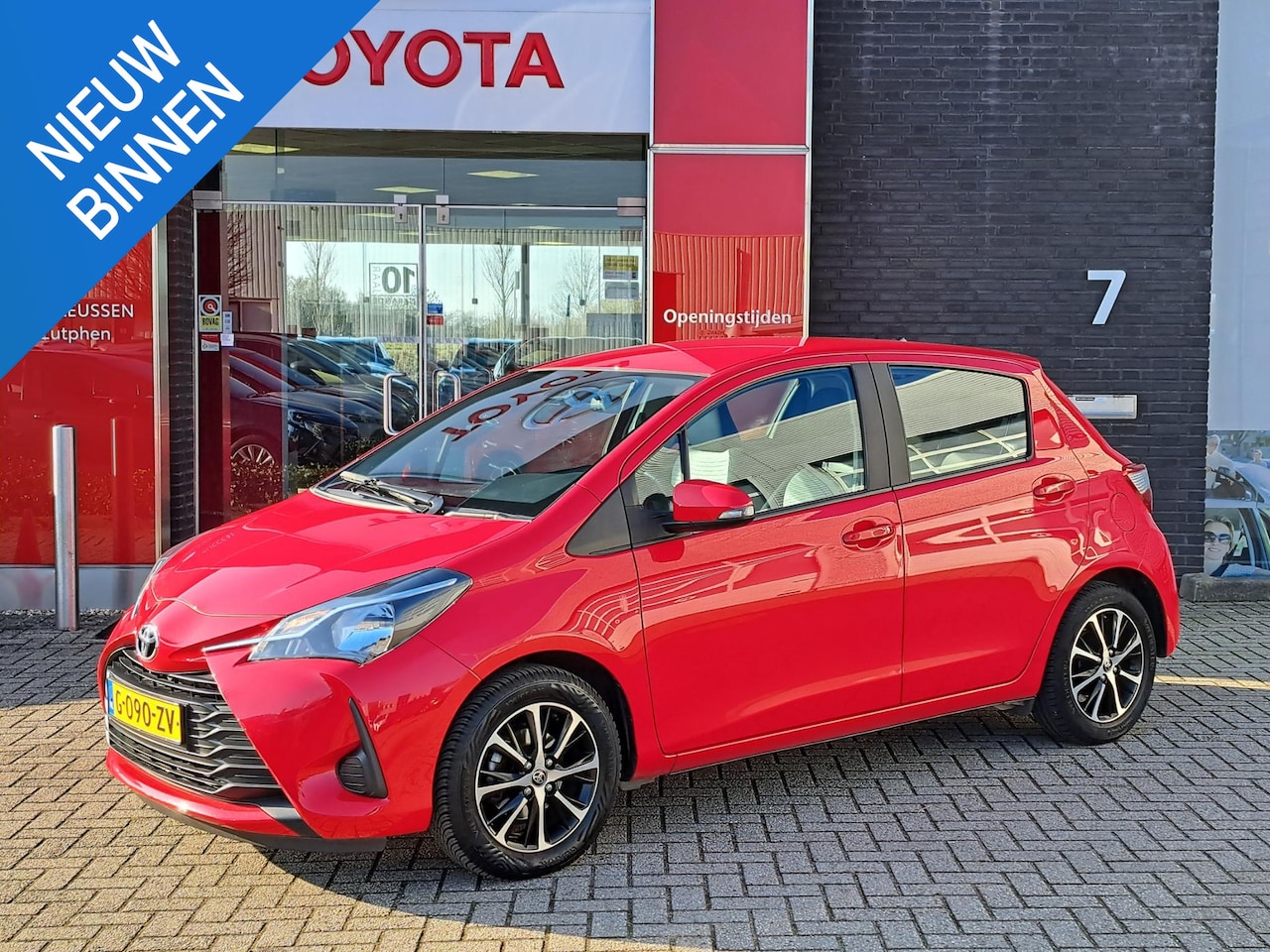 Toyota Yaris - 1.0 VVT-i Connect ACHTERUITRIJCAMERA APPLECARPLAY/ANDROID AUTO - AutoWereld.nl
