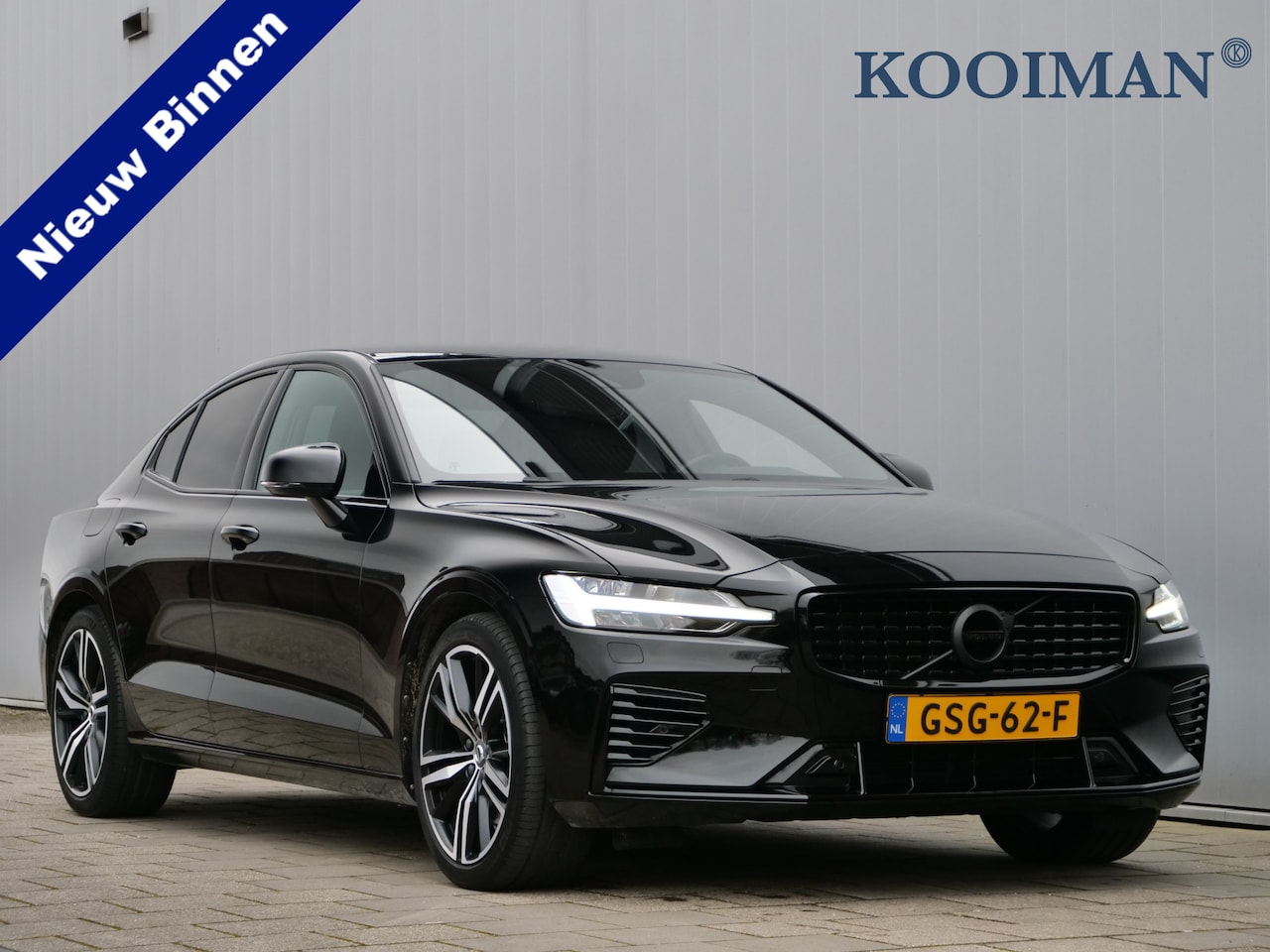 Volvo S60 - 2.0 Recharge T8 AWD R-Design 390 Pk Automaat Navigatie / DAB / Apple Carplay / Camera - AutoWereld.nl
