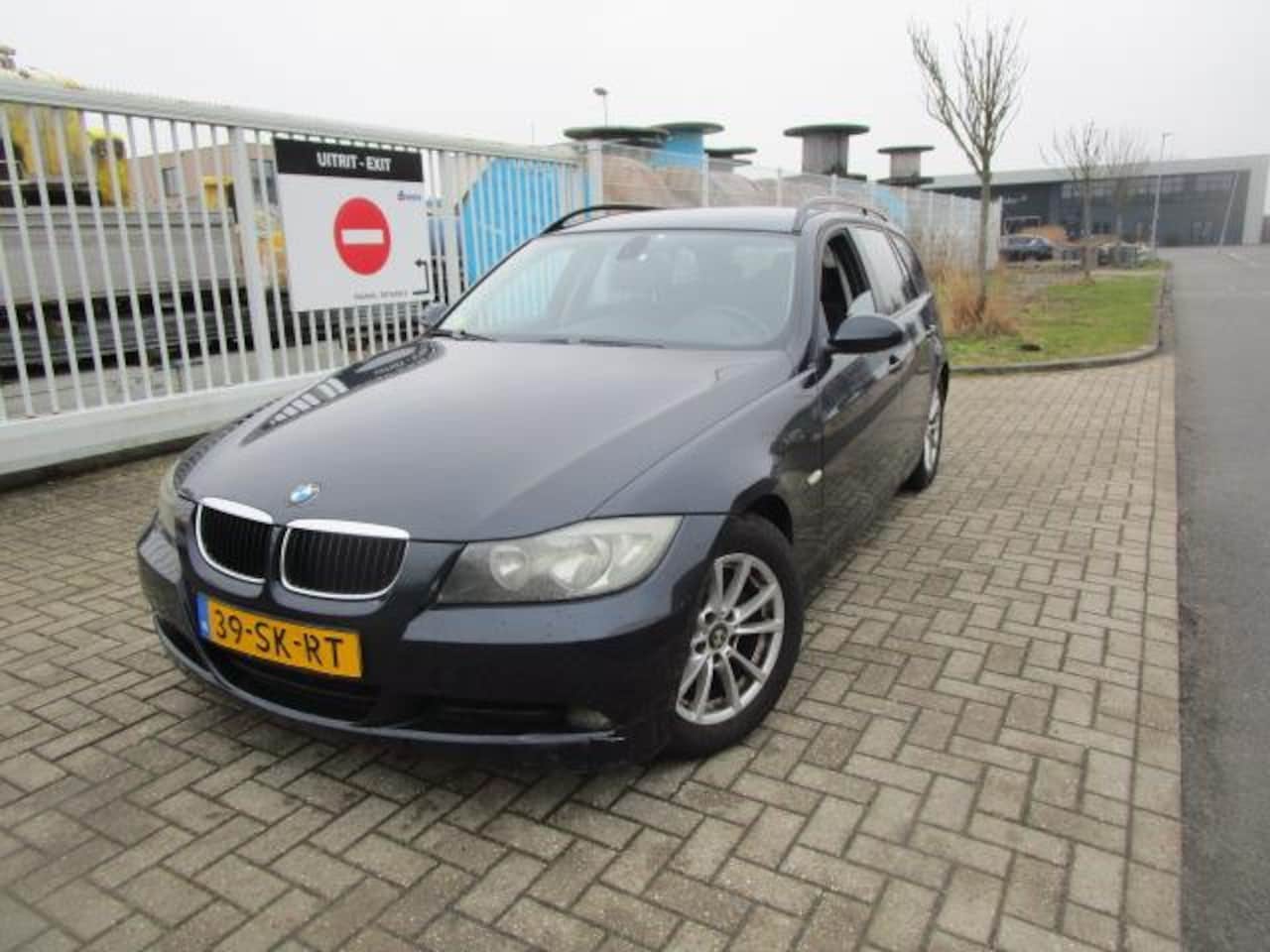 BMW 3-serie Touring - 320i High Executive 320i High Executive - AutoWereld.nl