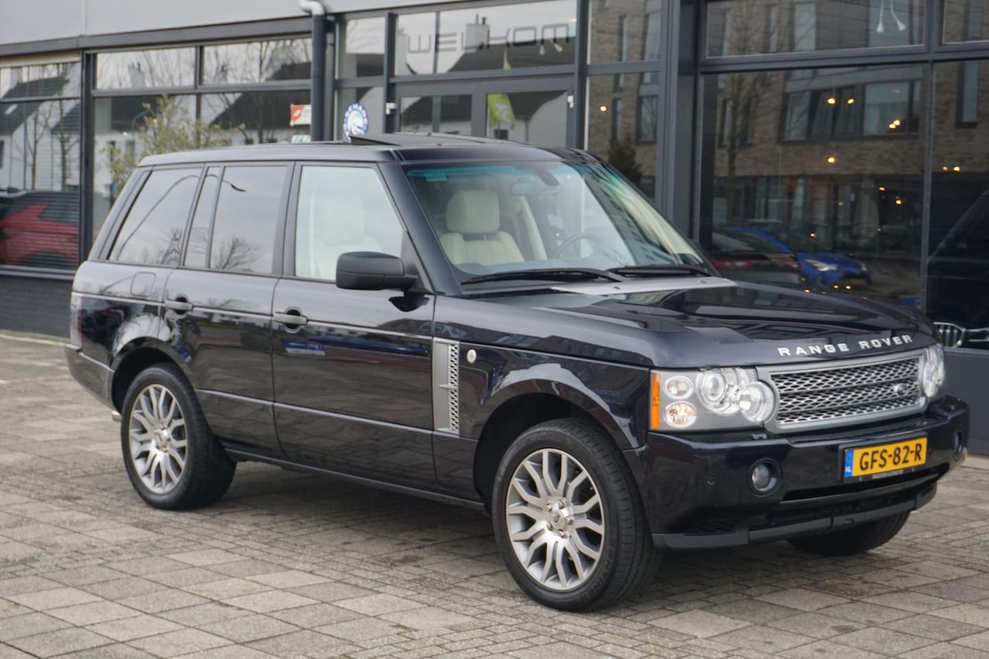 Land Rover Range Rover - 4.2 V8 Supercharged 4.2 V8 Supercharged - AutoWereld.nl