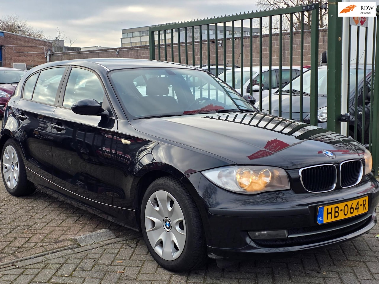 BMW 1-serie - 118d Executive 1e eigenaar volledig onderhoud aanwezig airco elektrische ramen cv op afs - AutoWereld.nl
