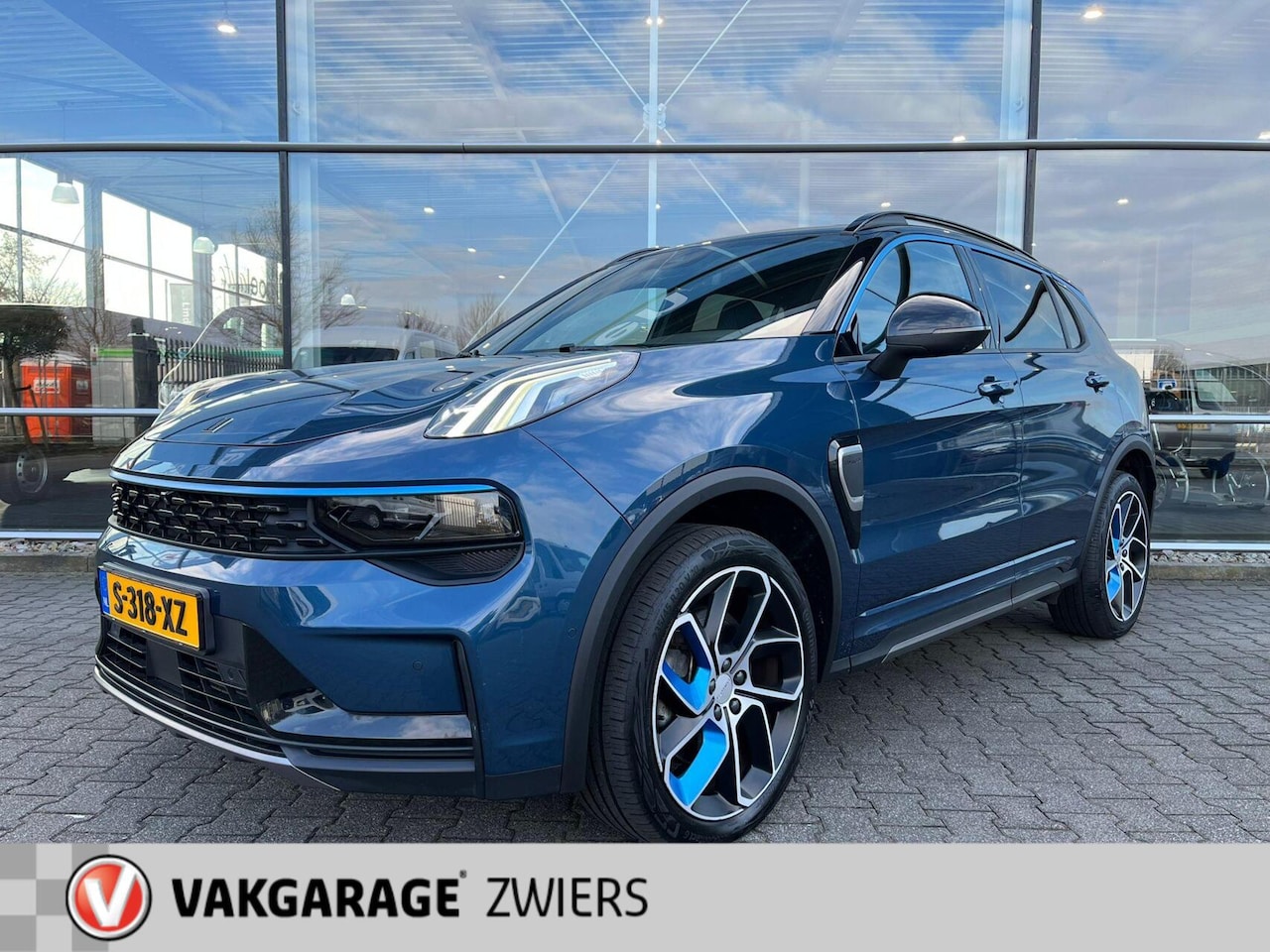 Lynk & Co 01 - 1.5 Prijs=Rijklaar Carplay/Camera/Pano/Keyless/Cruise/Zwarte Hemel/ - AutoWereld.nl