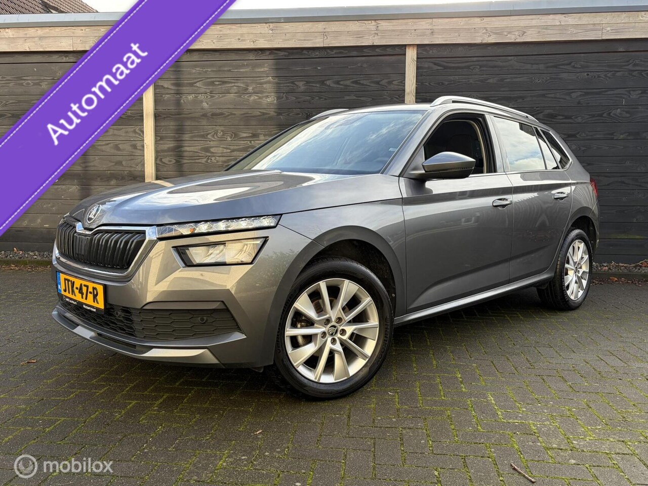 Skoda Kamiq - 1.0 TSI Ambition DSG AUTOMAAT / FM nav / Carplay / 17" / Clima - AutoWereld.nl