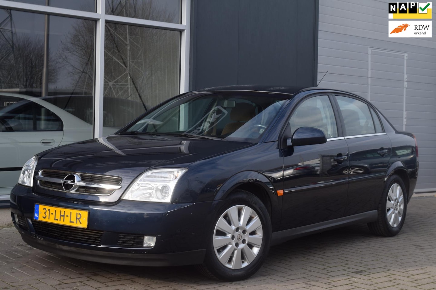 Opel Vectra - 2.2-16V Elegance | Airco | Cruise | NAP + APK 1-2027 ! - AutoWereld.nl