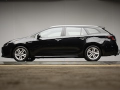 Toyota Corolla Touring Sports - 1.8 Hybrid Sport (APPLE CARPLAY, NAVI, LED, CRUISE, SPORTSTOELEN, CAMERA, TREKHAAK, LM VEL