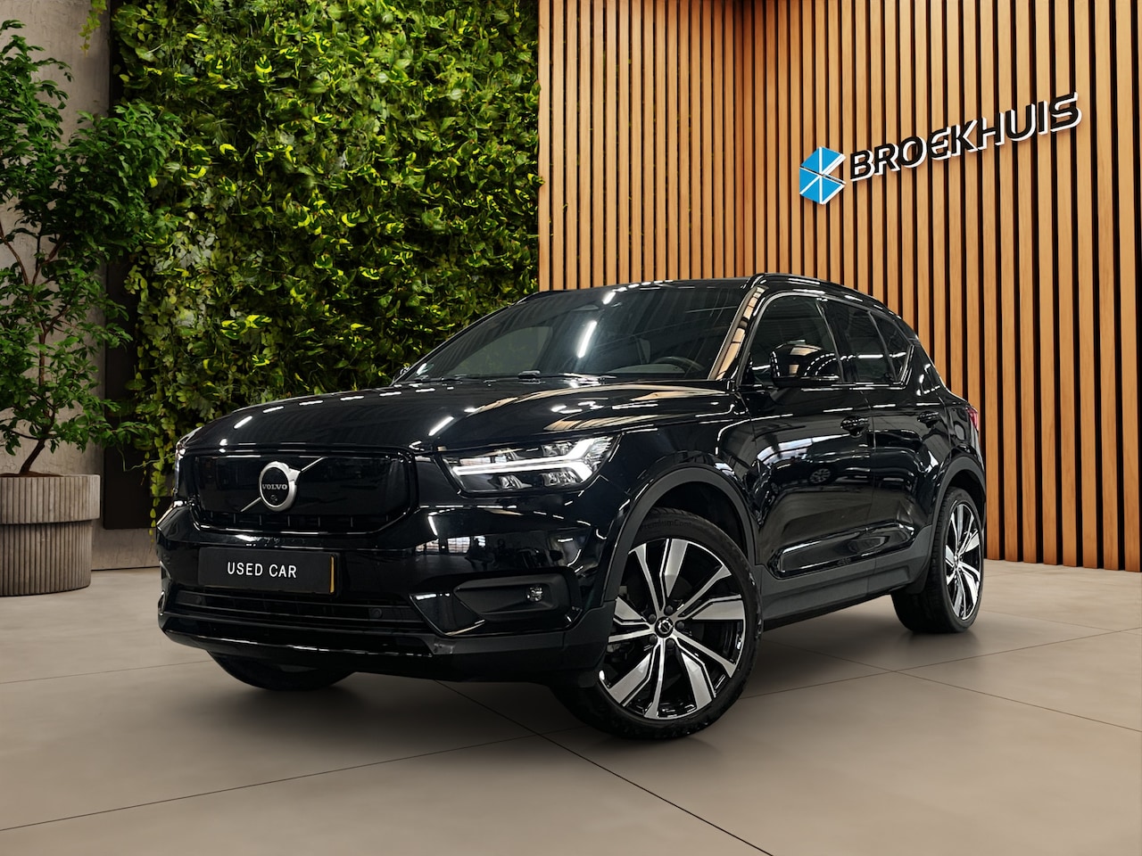 Volvo XC40 - Recharge P8 AWD R-Design 408pk | Trekhaak | Harman/Kardon | Panoramadak | Memory | Stuur/s - AutoWereld.nl