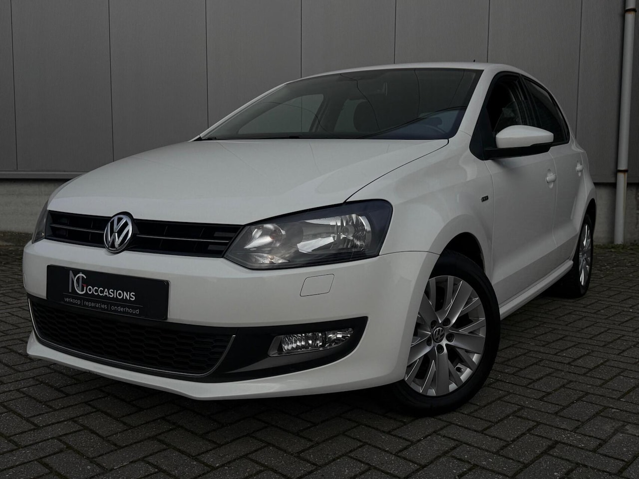 Volkswagen Polo - 1.2 LIFE / PDC / CLIMA / CRUISE - AutoWereld.nl