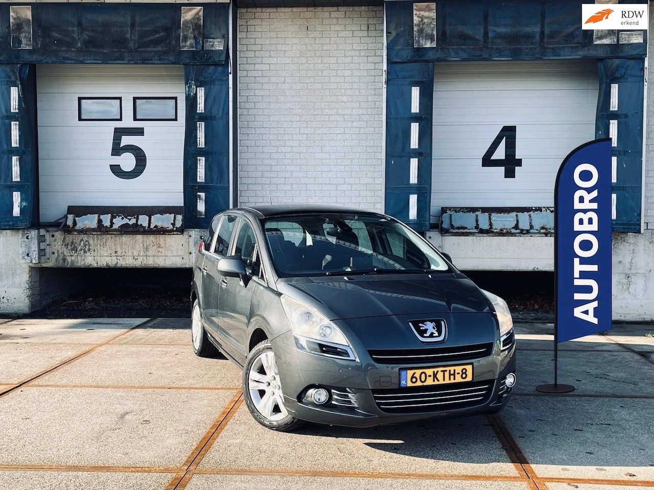 Peugeot 5008 - 1.6 THP ST Premiere ( 7 Person+Pano+Navi+Nap) - AutoWereld.nl