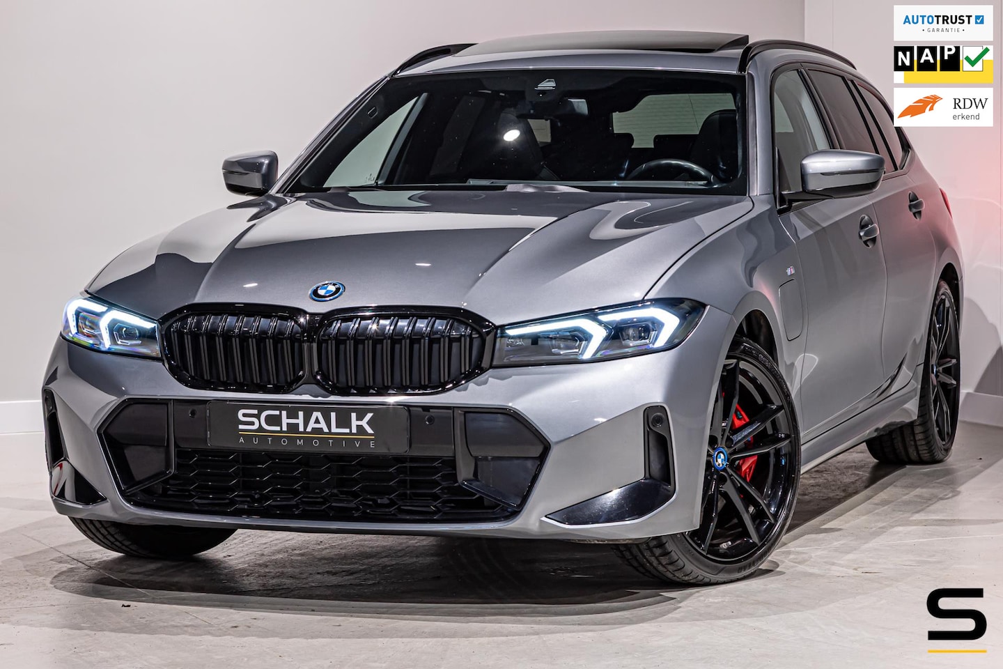 BMW 3-serie Touring - 320e|NAP|M-sport|Pano|H&K|E-trekhaak|Full - AutoWereld.nl