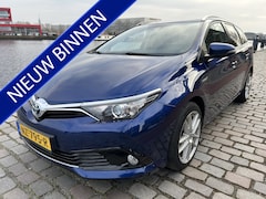 Toyota Auris Touring Sports - 1.8 Hybrid Dynamic airco/ecc navi/camera