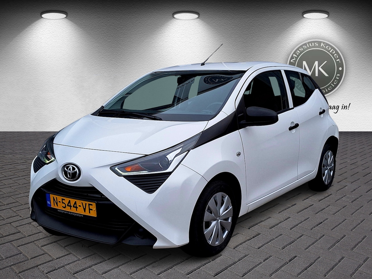 Toyota Aygo - 1.0 VVT-i x-fun 1.0 VVT-i x-fun, Airco, Bluetooth, 5-Drs, 1 Eigenaar!! - AutoWereld.nl