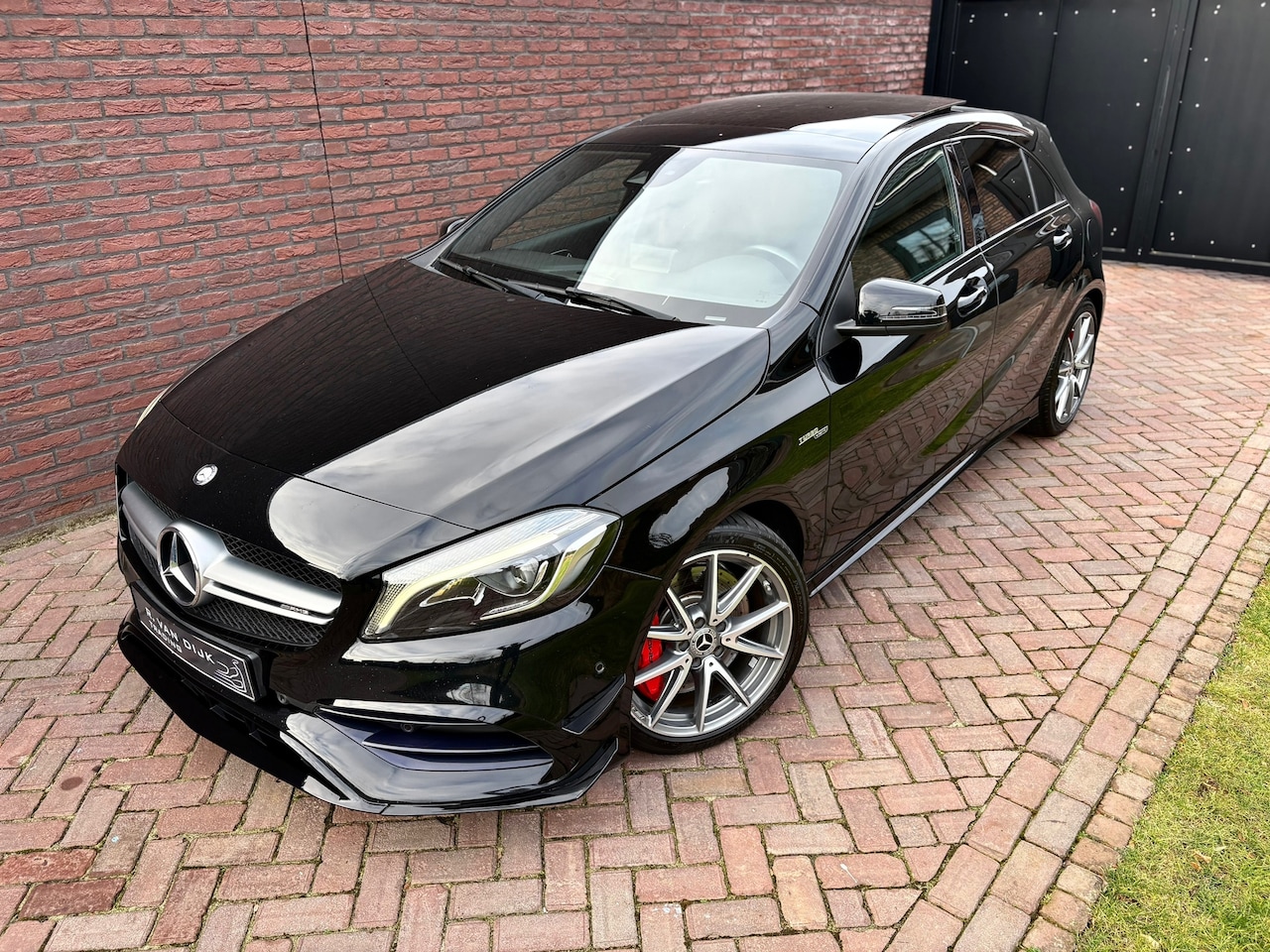 Mercedes-Benz A-klasse - AMG A45 4MATIC Pano Navi LED - AutoWereld.nl