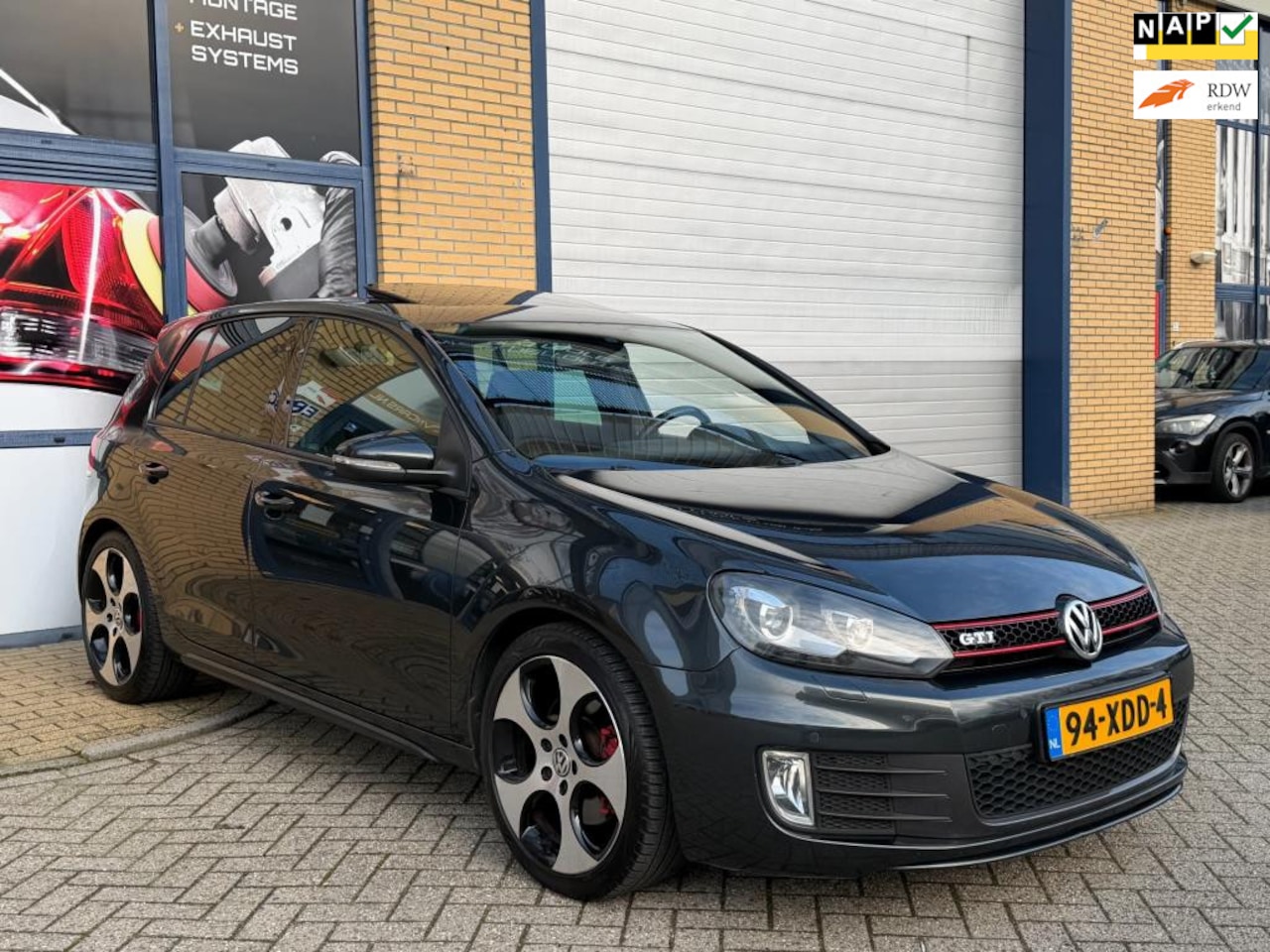 Volkswagen Golf - 2.0 GTI Edition 2.0 GTI Edition, automaat, climat, cruise control, lichtmetaal, pdc, xenon, schuifdak, nav - AutoWereld.nl