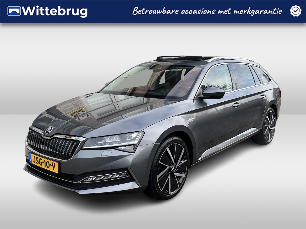 Skoda Superb Combi - 1.4 TSI iV Laurin & Klement / AUTOMAAT/ PANO/ STUUR+STOEL VERWARM./ PARK.SENSOR.V+A/ CAMER - AutoWereld.nl