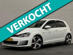 Volkswagen Golf - GTI - Stoelverwarming - Navi - Cruise
