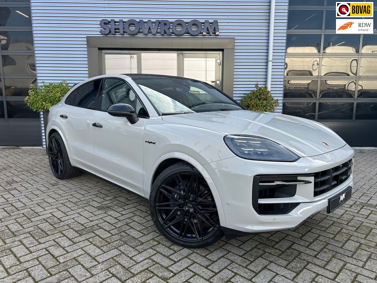 Porsche Cayenne Coupé - 3.0 E-Hybrid 23inch Vossen velgen|Pano|Sportchrono|Softclose|Sfeerverlichting - AutoWereld.nl