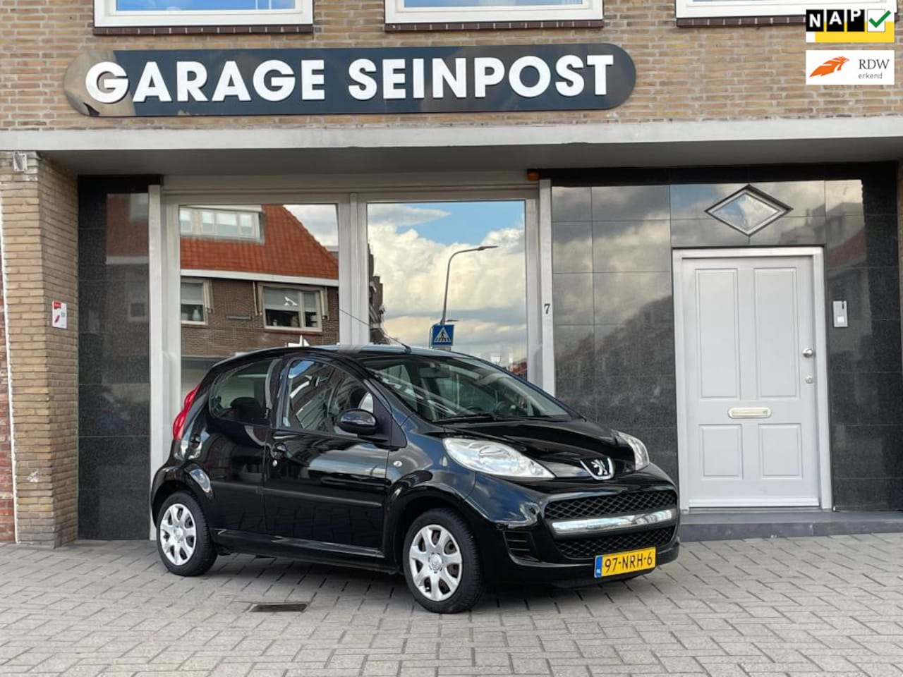 Peugeot 107 - 1.0-12V Urban Move 1.0-12V Urban Move - AutoWereld.nl