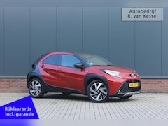 Toyota Aygo X - 1.0 VVT-i MT Envy I Chili Red I 1e Eig. I PDC I NL-auto