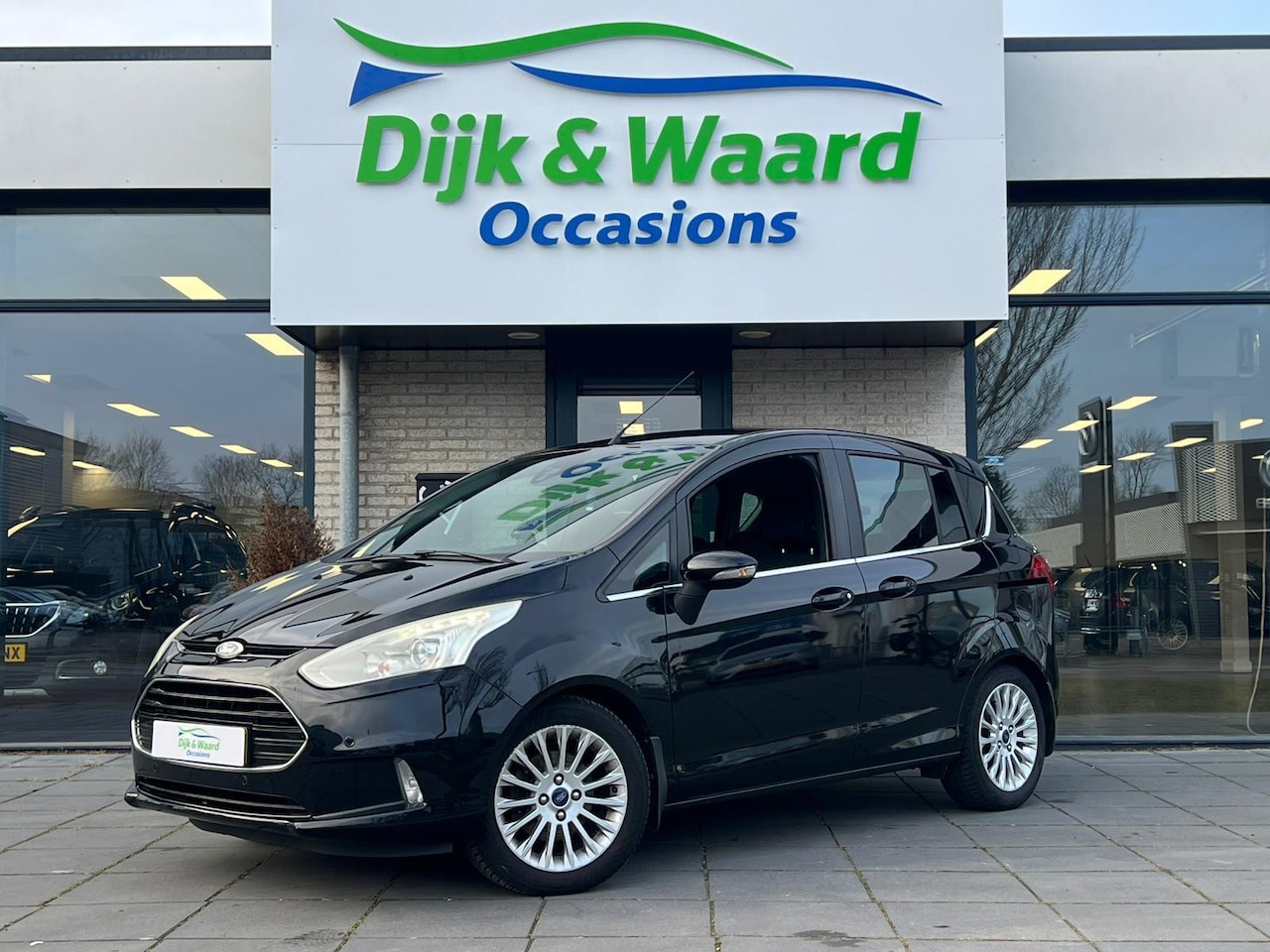 Ford B-Max - 1.0 EcoBoost Titanium | NAP | CAMERA | TREKHAAK - AutoWereld.nl