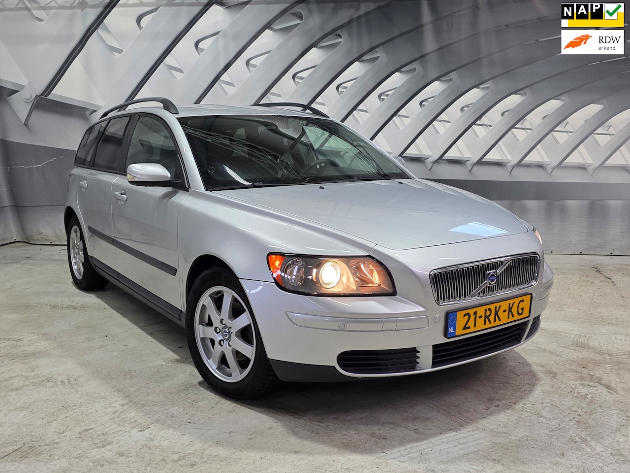 Volvo V50 - 1.8 Elan lees tekst export of handel - AutoWereld.nl