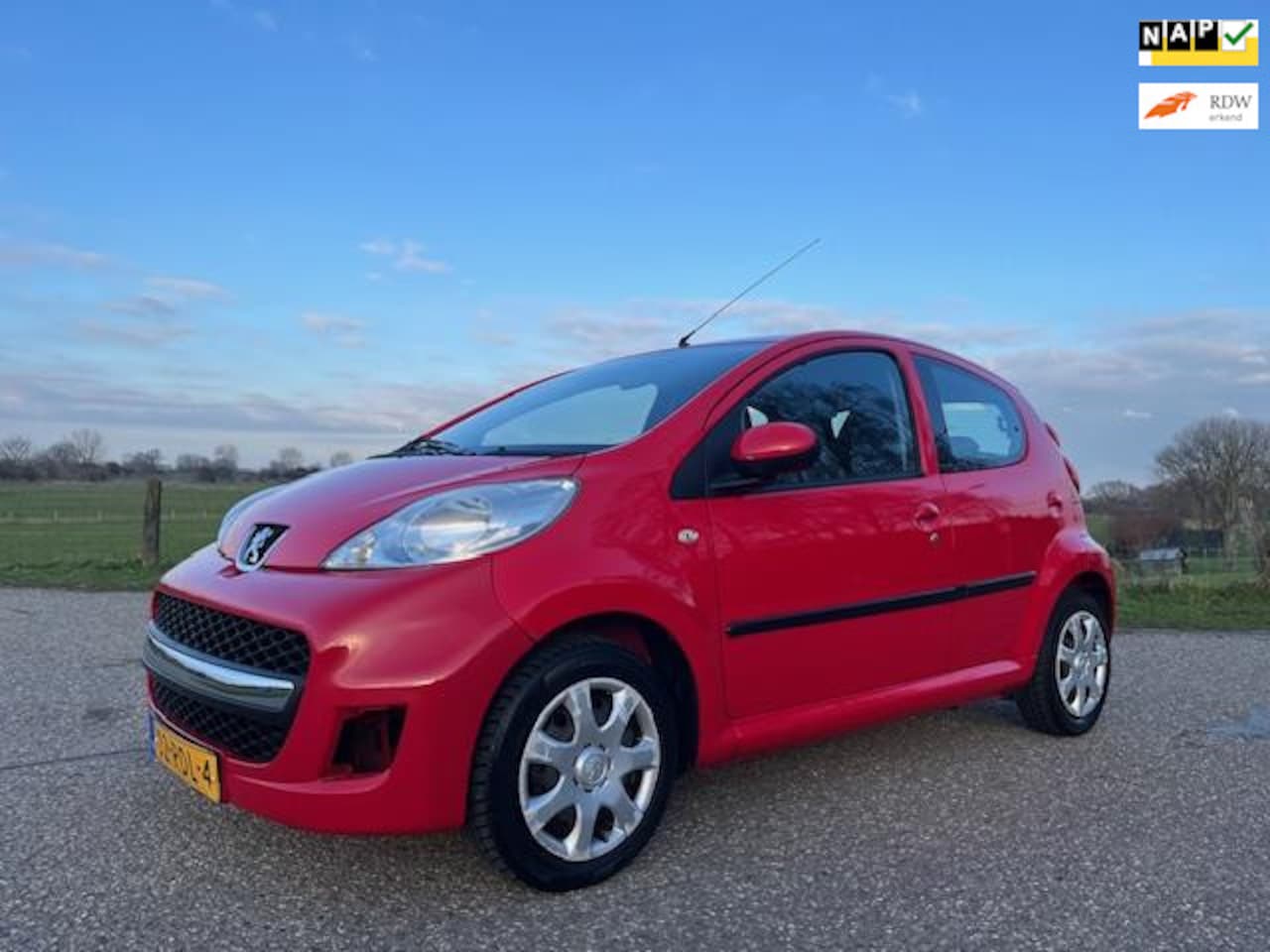 Peugeot 107 - 1.0-12V XS stb 5drs 123891 km nap bj 2011 - AutoWereld.nl