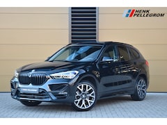 BMW X1 - sDrive20i VDL Nedcar Edition * Sportstoelen * Panoramadak * Trekhaak * Face Lift * Head-up