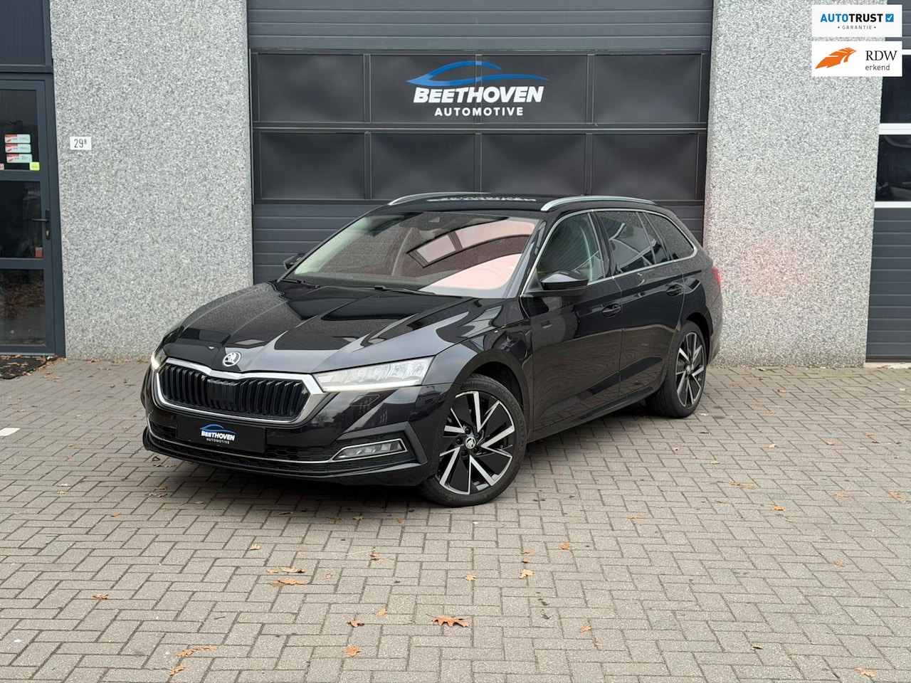 Skoda Octavia Combi - 1.4 TSI iV PHEV Keyless Camera - AutoWereld.nl