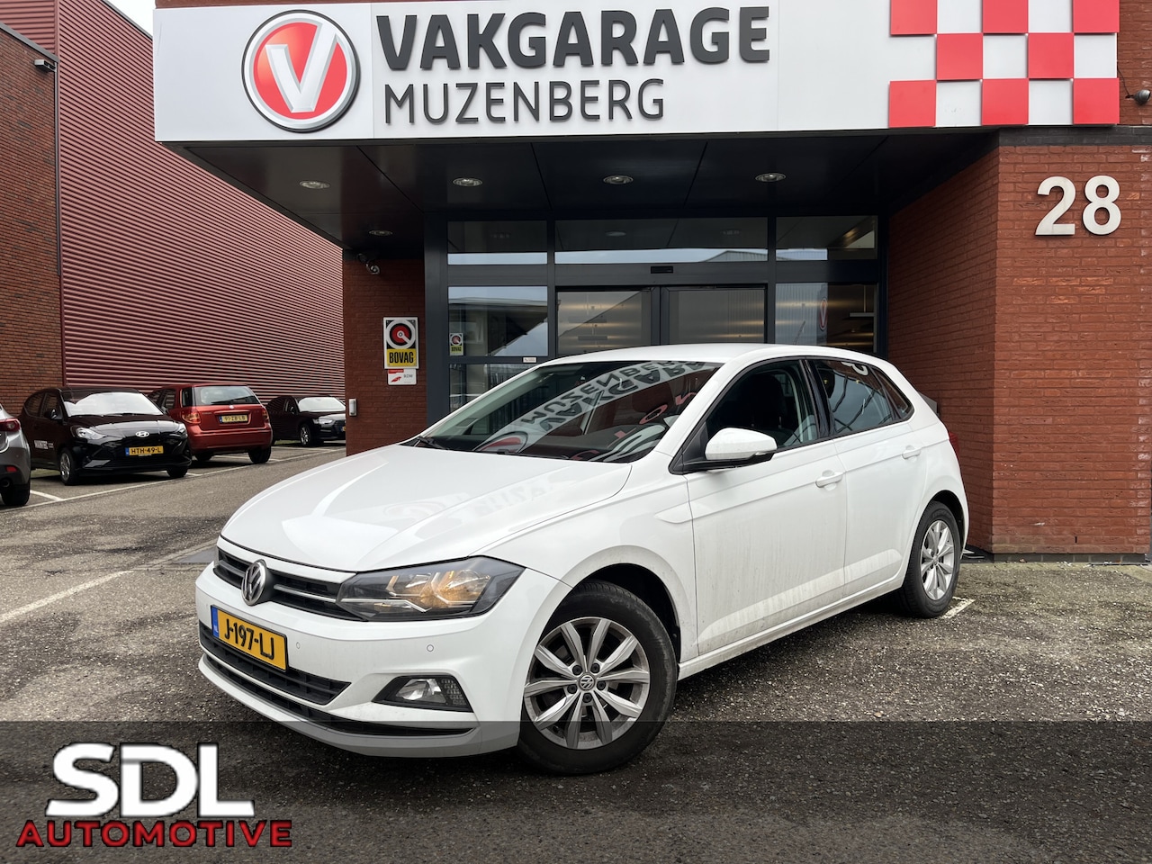 Volkswagen Polo - 1.0 TSI Comfortline Business // LED // CLIMA // NAVI // PARKEERSENSOREN V+A // STOELVERWAR - AutoWereld.nl