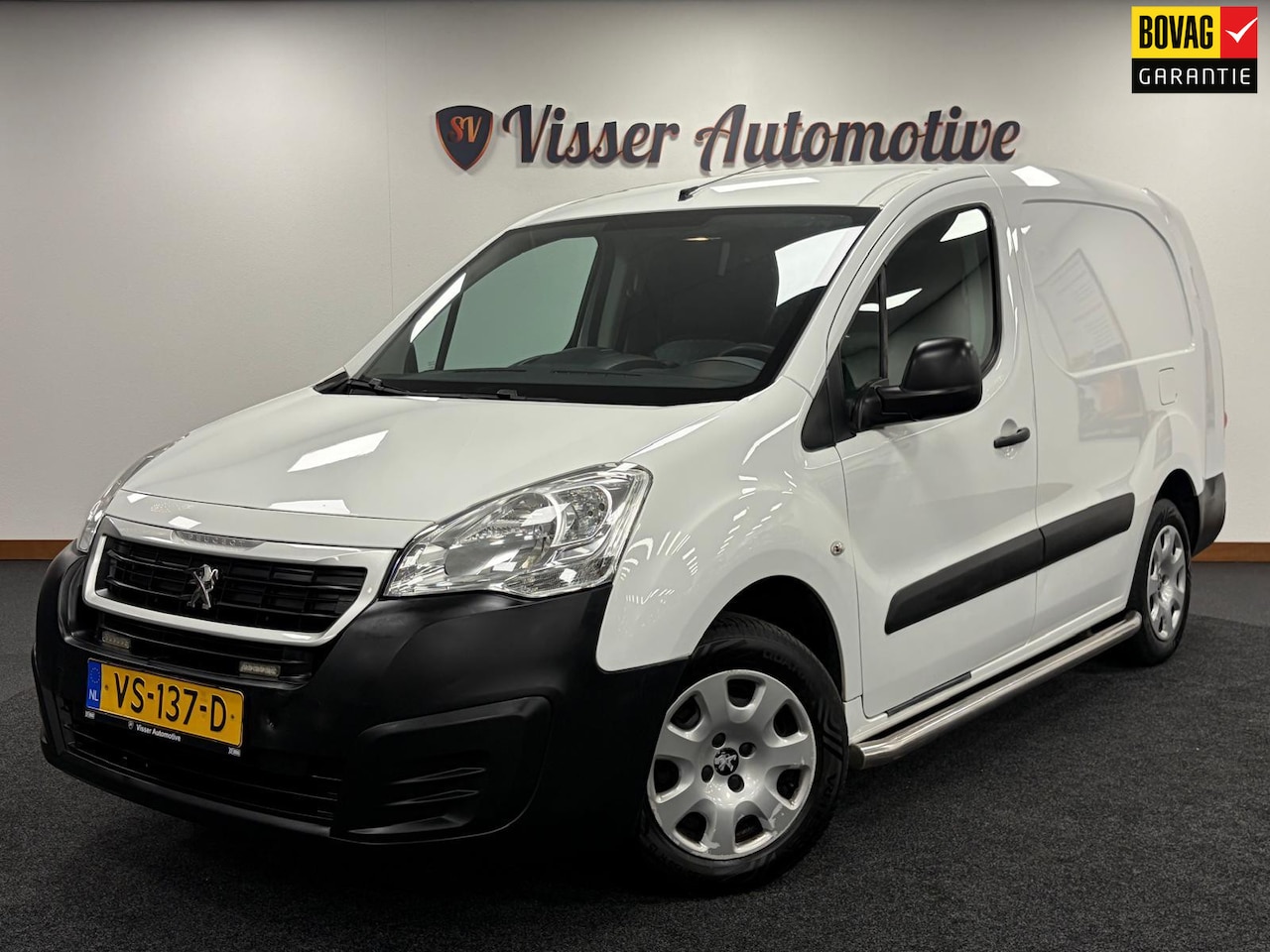 Peugeot Partner - 122 1.6 BlueHDi 100 L1 Première S&S*NAP*Automaat*Cruise-Control*Trekhaak* - AutoWereld.nl